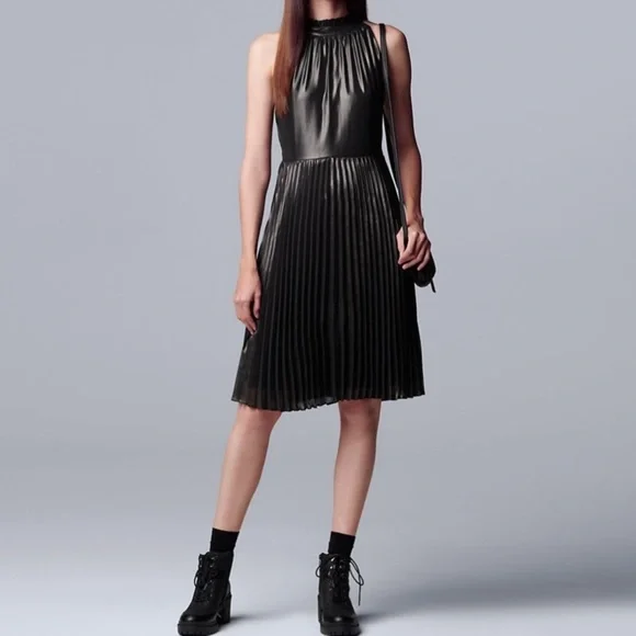 simply vera wang pleated dress Simply Vera Vera Wang Black Dress | Size 10 | Pleated A-Line Cocktail